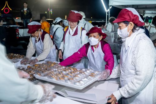 ภาพ No.292222:วันที่ 11 มกราคม พ.ศ. 2569 พิธีถวายภัตตาหารเป็นสังฆทาน แด่พระธรรมยาตรา ในโครงการธรรมยาตรา กตัญญูบูชา มหาปูชนียาจารย์ พระมงคลเทพมุนี(สด จนฺทสโร) พระผู้ปราบมาร อนุสรณ์สถาน 7 แห่ง ปีที่ 14 ณ  อนุสรณ์สถานลำดับที่ 2  สถานที่ตั้งมโนปณิธานบวชตลอดชีวิต อนุสรณ์สถ