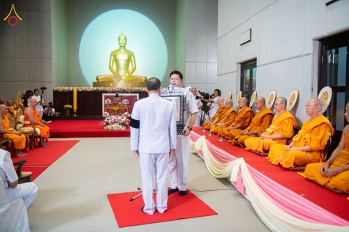 ภาพ No.332317:วันเสาร์ที่ 6 มิถุนายน พ.ศ.2569 พิธีต้อนรับสัญญาบัตร พัดยศ พระราชภาวนาวชิรวิเทศ วิ. ณ อุโบสถพระไตรปิฏก วัดพระธรรมกาย