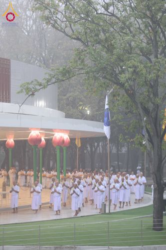 ภาพ No.298070:วันเสาร์ที่ 17 มกราคม พ.ศ. 2569 พิธีบรรพชาอุปสมบท โครงการอุปสมบทหมู่ บูชาธรรมครบ 117 ปี คุณยายอาจารย์มหารัตนอุบาสิกาจันทร์ ขนนกยูง  ณ อุโบสถพระไตรปิฎก วัดพระธรรมกาย