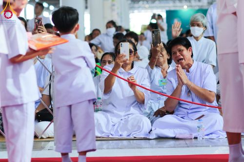 ภาพ No.92286:พิธีทอดกฐินธรรมชัยเพื่อสร้างอาคาร 115 ปี คุณยายอาจารย์มหารัตนอุบาสิกาจันทร์ ขนนกยูง อาทิตย์ต้นเดือนที่ 5 พฤศจิกายน พ.ศ. 2566 ณ วัดพระธรรมกาย จ.ปทุมธานี