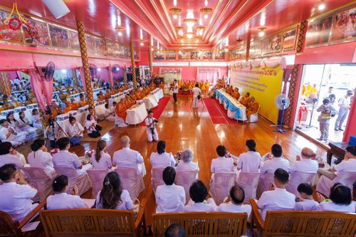 ภาพ No.298341:วันที่ 17 มกราคม พ.ศ. 2569  พิธีเจริญพระพุทธมนต์ ปฏิบัติธรรม มอบทุนการศึกษา ถวายสังฆทาน 109 วัด โครงการธรรมยาตราปีที่ 14 ณ วัดตะเคียน อำเภอบางกรวย จังหวัดนนทบุรี