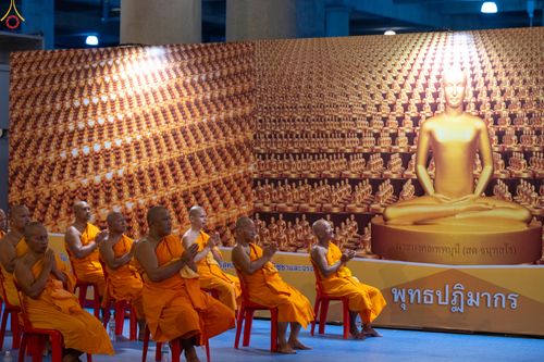 ภาพ No.337523:วันจันทร์ที่ 29 มิถุนายน พ.ศ.2569 (วันพระขึ้น 15 ค่ำ เดือน 8) พิธีบุพเปตพลี ครั้งที่ 184 ณ หอฉันคุณยายอาจารย์ฯ  พิธีสวดธัมมจักกัปปวัตนสูตร ครบ 8,495,000,000 จบ ณ มหาวิหารคด วัดพระธรรมกาย