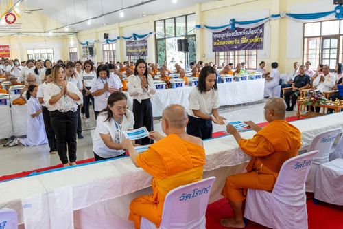 ภาพ No.137680:พิธีตักบาตร พิธีถวายสังฆทานแด่คณะสงฆ์ 323 วัด พิธีทำบุญอุทิศส่วนกุศลแด่ผู้วายชนม์ ในเหตุการณ์ความไม่สงบ 4 จังหวัดชายแดนภาคใต้ ปีที่ 20 ครั้งที่ 169 และพิธีมอบกองทุนหนุนแรงใจช่วยครูใต้ ปีที่ 17 ครั้งที่ 134 วันที่ 25 พฤษภาคม พ.ศ.2567 อ.ตากใบ จ.นราธิวาส