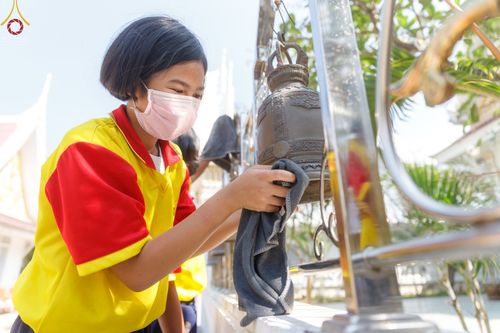 ภาพ No.71704:พระธรรมยาตรา ปฏิบัติศาสนกิจ ทำนุบำรุงศาสนสถาน, สวดธรรมจักร ,ปฏิบัติธรรม ร่วมกับชุมชน,นักเรียนเด็กดีวีสตาร์ และร่วมพิธีทอดผ้าป่าบำรุงศาสนสถาน ในโครงการธรรมยาตรากตัญญูบูชา มหาปูชนียาจารย์ พระมงคลเทพมุนี(สด จนฺทสโร) พระผู้ปราบมาร อนุสรณ์สถาน 7 แห่ง ปีที่ 11
