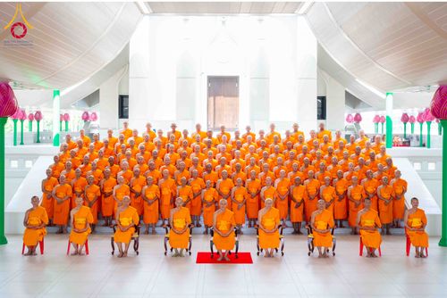 ภาพ No.321407:วันเสาร์ที่ 11 เมษายน พ.ศ.2569 พิธีขอบรรพชา พิธีขอสรณคมณ์และศีล, พิธีถวายบาตร พิธีอุปสมบท โครงการอุปสมบทหมู่ บูชาธรรมหลวงพ่อธัมมชโย พ.ศ.2569 โครงการอุปสมบทหมู่ธรรมทายาท ระดับอุดมศึกษา รุ่น 53 (ภาคฤดูร้อน) ณ วัดพระธรรมกาย ปทุมธานี