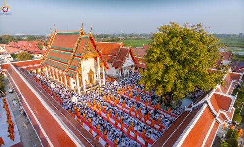 ภาพ No.294483:วันที่ 14 มกราคม พ.ศ. 2569 พิธีตักบาตรพระธรรมยาตรา ณ วัดสองพี่น้อง ต.ต้นตาล อ.สองพี่น้อง จ.สุพรรณบุรี ในโครงการธรรมยาตรา กตัญญูบูชา มหาปูชนียาจารย์ พระมงคลเทพมุนี(สด จนฺทสโร) พระผู้ปราบมาร อนุสรณ์สถาน 7 แห่ง ปีที่ 14