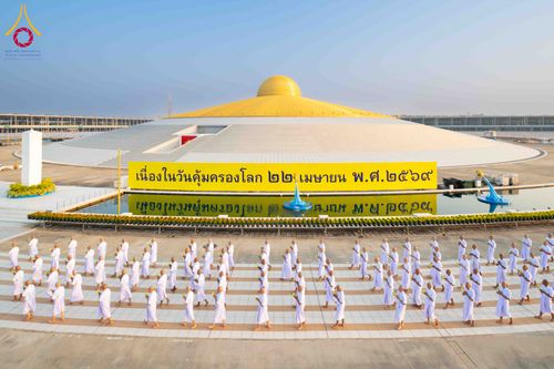 ภาพ No.320845:วันเสาร์ที่ 11 เมษายน พ.ศ.2569 พิธีเวียนประทักษิณ พิธีวันทาเจดีย์ โครงการอุปสมบทหมู่ บูชาธรรมหลวงพ่อธัมมชโย พ.ศ.2569 โครงการอุปสมบทหมู่ธรรมทายาท ระดับอุดมศึกษา รุ่น 53 (ภาคฤดูร้อน) ณ วัดพระธรรมกาย ปทุมธานี