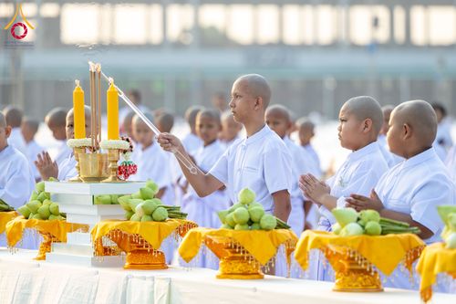 ภาพ No.319411:วันเสาร์ที่ 4 เมษายน พ.ศ.2569 พิธีขอขมา มอบผ้าไตร และถวายบาตรแด่นาคธรรมทายาท ในโครงการบรรพชาสามเณรฟื้นฟูพระพุทธศาสนาทั่วไทย โครงการหน่อแก้วเปรียญธรรม รุ่นที่ 14 โครงการสามเณรยุวธรรมทายาท รุ่นที่ 34 โครงการสามเณรมัชฌิมธรรมทายาท รุ่นที่ 30 ณ สภาธรรมกายสากล