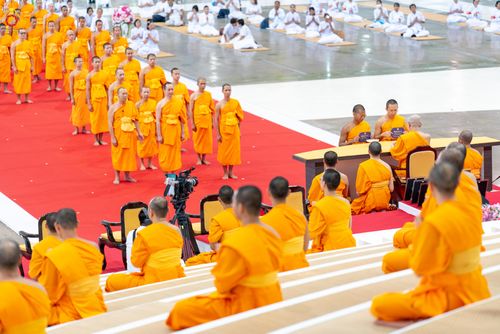 ภาพ No.338980:วันอาทิตย์ที่ 12 กรกฎาคม พ.ศ.2569 พิธีมุทิตาผู้สอบได้เปรียญธรรม ประโยค 1-2 ถึง ป.ธ.9 และ บ.ศ.1-2 ถึง บ.ศ.6 สำนักศาสนศึกษาวัดพระธรรมกาย ประจำปี 2569, พิธีมอบตราตั้งแต่งตั้งอาจารย์ใหญ่ สำนักศาสนศึกษาวัดพระธรรมกาย