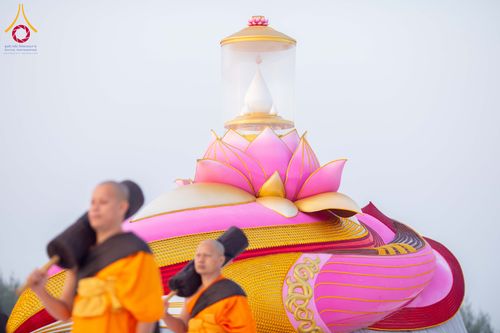 ภาพ No.299811:วันที่ 19 มกราคม พ.ศ.2569 พระธรรมยาตราปฏิบัติธรรมและถ่ายภาพหมู่ประวัติศาสตร์ ณ อนุสรณ์สถานลำดับที่ 5 สถานที่เผยแผ่วิชชาธรรมกายครั้งแรก  อนุสรณ์สถานบางปลาวัดบางปลา อ.บางเลน จ.นครปฐม ในโครงการธรรมยาตรา กตัญญูบูชา มหาปูชนียาจารย์ พระมงคลเทพมุนี(สด จนฺทสโร) 