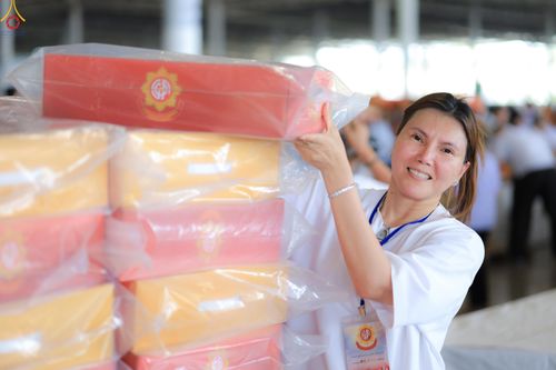 ภาพ No.322152:วันที่ 14 เมษายน พ.ศ.2569 การเตรียมกล่องไทยธรรม วันสุดท้าย เพื่องานถวายมหาสังฆทาน 40,000 กว่าวัดทั่วประเทศ วันคุ้มครองโลก 22 เมษายน พ.ศ.2569 วัดพระธรรมกาย