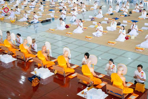 ภาพ No.326738:วันที่ 1 พฤษภาคม พ.ศ.2569 พิธีบุพเปตพลี ครั้งที่ 181 ร่วมอุทิศบุญแด่หมู่ญาติที่ล่วงลับไปแล้ว และสืบทอดอายุพระพุทธศาสนา ณ หอฉันคุณยายอาจารย์ฯ วัดพระธรรมกาย