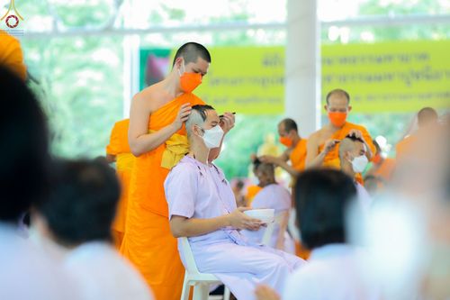 ภาพ No.63635:พิธีปลงผมนาคธรรมทายาท โครงการอุปสมบทบูชาธรรม มหาปูชนียาจารย์ประจำปี 2565 วันที่ 19 พฤศจิกายน พ.ศ. 2565 ณ สภาธรรมกายสากล วัดพระธรรมกาย