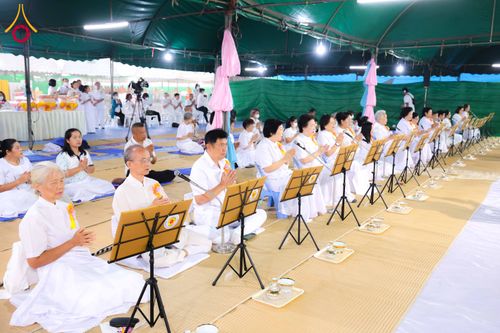 ภาพ No.298618:วันที่ 20 มกราคม พ.ศ. 2569 พิธีถวายภัตตาหารเป็นสังฆทาน แด่พระธรรมยาตรา ณ อนุสรณ์สถานบางปลา วัดบางปลา อำเภอบางเลน จังหวัดนครปฐม ในโครงการธรรมยาตรา กตัญญูบูชา มหาปูชนียาจารย์ พระมงคลเทพมุนี(สด จนฺทสโร) พระผู้ปราบมาร อนุสรณ์สถาน 7 แห่ง ปีที่ 14