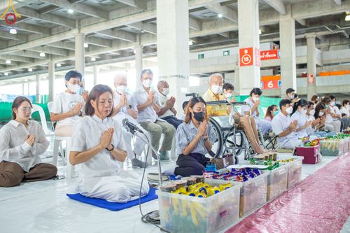 ภาพ No.82921:พิธีตักบาตรฉลองพระบวชใหม่  โครงการธรรมทายาทอุปสมบทหมู่อุดมศึกษา  รุ่นที่50 ภาคฤดูฝน วันเสาร์ที่ 24 มิถุนายน พ.ศ.2566 ณ มหารัตนวิหารคด คอร์ 6 วัดพระธรรมกาย