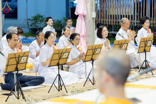 ภาพ No.288841:วันที่ 6 มกราคม พ.ศ. 2569 พิธีถวายภัตตาหารเป็นสังฆทาน แด่พระธรรมยาตรา ในโครงการธรรมยาตรา กตัญญูบูชา มหาปูชนียาจารย์ พระมงคลเทพมุนี(สด จนฺทสโร) พระผู้ปราบมาร อนุสรณ์สถาน 7 แห่ง ปีที่ 14 ณ อนุสรณ์สถานมหาวิหารพระมงคลเทพมุนี (โลตัสแลนด์) อ.สองพี่น้อง จ.สุพรร