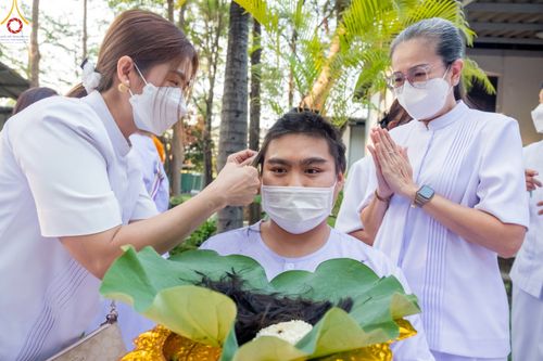 ภาพ No.78641:พิธีตัดปอยผมและปลงผมนาคธรรมทายาท  โครงการบรรพชาและอุปสมบทหมู่ วันคุ้มครองโลก วันที่ 26 มีนาคม พ.ศ.2566 ณ หมู่บ้านบรรลุธรรม วัดพระธรรมกาย