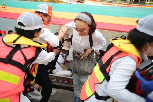 ภาพ No.296799:วันที่ 17 มกราคม พ.ศ. 2569 พิธีจุดประทีปถวายเป็นพุทธบูชา และบูชาธรรมมหาปูชนียาจารย์  ณ วัดโบสถ์บน ต.บางคูเวียง จ.นนทบุรี อนุสรณ์สถานลำดับที่ 4 สถานที่เกิดด้วยกายธรรม ในโครงการธรรมยาตรา กตัญญูบูชา มหาปูชนียาจารย์ พระมงคลเทพมุนี(สด จนฺทสโร) พระผู้ปราบมาร อ