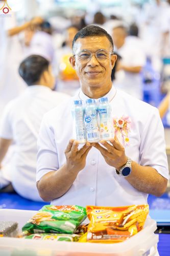 ภาพ No.311316:วันอาทิตย์ต้นเดือนที่ 1 มีนาคม พ.ศ.2569 พิธีตักบาตร และ พิธีบูชาข้าวพระ ณ สภาธรรมกายสากล วัดพระธรรมกาย