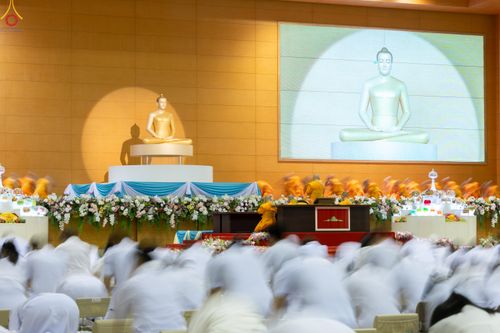 ภาพ No.328129:วันอาทิตย์ต้นเดือนที่ 3 พฤษภาคม พ.ศ.2569 พิธีบูชาข้าวพระ ณ วัดพระธรรมกาย
