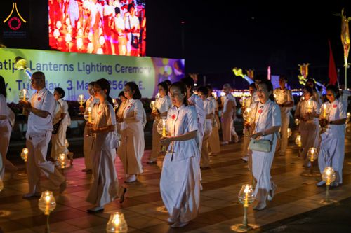 ภาพ No.312323:วันอังคารที่ 3 มีนาคม พ.ศ.2569 พิธีเวียนประทักษิณและจุดมาฆประทีป (ภาพชุดที่ 2) ณ ลานธรรมพระมหาธรรมกายเจดีย์ วัดพระธรรมกาย