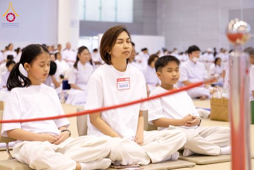 ภาพ No.287636:วันที่ 1 มกราคม พ.ศ. 2569 พิธีบูชาข้าวพระ ณ สภาธรรมกายสากล วัดพระธรรมกาย