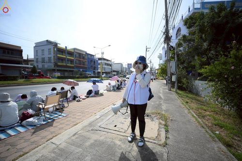 ภาพ No.296222:ภาพเบื้องหลังอาสาสมัครรวมใจ ชุดที่ 2 ในโครงการธรรมยาตรา กตัญญูบูชา มหาปูชนียาจารย์ พระมงคลเทพมุนี(สด จนฺทสโร) พระผู้ปราบมาร อนุสรณ์สถาน 7 แห่ง ปีที่ 14