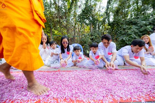 ภาพ No.299504:วันที่ 18 มกราคม พ.ศ. 2569 พิธีต้อนรับพระธรรมยาตรา ณ อนุสรณ์สถานลำดับที่ 5 สถานที่เผยแผ่วิชชาธรรมกายครั้งแรก อนุสรณ์สถานบางปลา วัดบางปลา อำเภอบางเลน จังหวัดนครปฐม ในโครงการธรรมยาตรา กตัญญูบูชา มหาปูชนียาจารย์ พระมงคลเทพมุนี(สด จนฺทสโร) พระผู้ปราบมาร อนุส