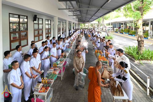 ภาพ No.344288:วันที่ 12 สิงหาคม พ.ศ. 2569  พสกนิกรชาวอำเภอคลองหลวง พร้อมใจร่วมพิธีสวดพระพุทธมนต์และทำบุญตักบาตรถวายพระราชกุศล เนื่องในวันคล้ายวันพระราชสมภพ สมเด็จพระบรมราชชนนีพันปีหลวง และวันแม่แห่งชาติ 12 สิงหาคม 2569