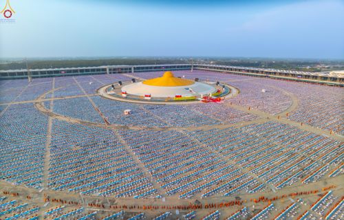 ภาพ No.324016:วันที่ 22 เมษายน พ.ศ.2569 (วันคุ้มครองโลก) พิธีถวายมหาสังฆทาน 40,000 กว่าวัดทั่วประเทศ ณ ลานธรรม พระมหาธรรมกายเจดีย์ วัดพระธรรมกาย