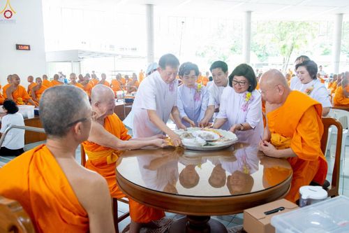 ภาพ No.348269:วันที่ 10 กันยายน พ.ศ.2569 พิธีสวดพระพุทธมนต์ และถวายภัตตาหารเป็นสังฆทาน เนื่องในวันครบ 26 ปี วันคล้ายละสังขาร คุณยายอาจารย์มหารัตนอุบาสิกาจันทร์ ขนนกยูง ณ หอฉันคุณยายอาจารย์ฯ วัดพระธรรมกาย