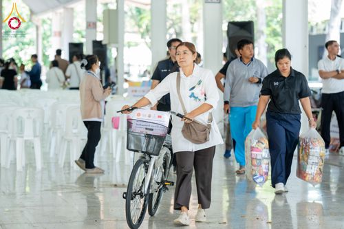ภาพ No.291009:วันจันทร์ที่ 5 มกราคม พ.ศ. 2569  วัดพระธรรมกาย มูลนิธิธรรมกาย  จัดพิธีมอบของขวัญสนับสนุนการจัดกิจกรรมงานวันเด็กแห่งชาติ ประจำปี พ.ศ. 2569 ให้แก่องค์กรภาคีเครือข่ายกว่า 200 องค์กร ณ วัดพระธรรมกาย อ.คลองหลวง จ.ปทุมธานี