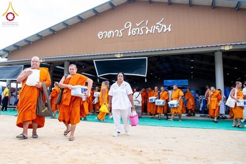 ภาพ No.349024:วันที่ 12 กันยายน พ.ศ.2569 พิธีตักบาตรแด่คณะสงฆ์ 323 วัด 4 จังหวัดชายแดนภาคใต้ พิธีถวายสังฆทานแด่คณะสงฆ์ 323 วัด ปีที่ 22 ครั้งที่ 189 พิธีมอบกองทุนหนุนแรงใจช่วยครูใต้ ปีที่ 19 ครั้งที่ 151 และพิธีทำบุญอุทิศส่วนกุศลให้ผู้วายชนม์ ณ ศูนย์อบรมเยาวชนปัตตานี 