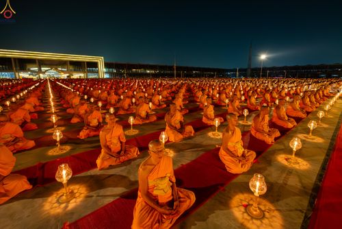 ภาพ No.308056:วันที่ 31 มกราคม พ.ศ. 2569 พิธีจุดประทีปธรรมถวายเป็นพุทธบูชา  และบูชาธรรมมหาปูชนียาจารย์ (ภาพชุดที่ 3) ณ วัดพระธรรมกาย ปทุมธานี ในโครงการธรรมยาตรา กตัญญูบูชา มหาปูชนียาจารย์ พระมงคลเทพมุนี(สด จนฺทสโร) พระผู้ปราบมาร อนุสรณ์สถาน 7 แห่ง ปีที่ 14