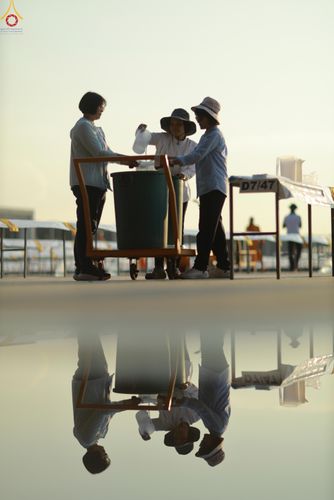 ภาพ No.320416:วันที่ 9 เมษายน พ.ศ.2569 การเตรียมงาน มัดถุงน้ำ ถ่วงขาโต๊ะไทยธรรม เพื่องานถวายมหาสังฆทาน 40,000 กว่าวัดทั่วประเทศ วันคุ้มครองโลก 22 เมษายน พ.ศ.2569 วัดพระธรรมกาย