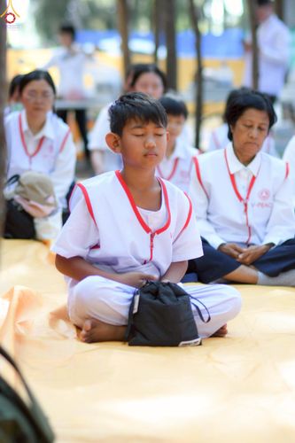 ภาพ No.296195:ภาพเบื้องหลังอาสาสมัครรวมใจ ชุดที่ 2 ในโครงการธรรมยาตรา กตัญญูบูชา มหาปูชนียาจารย์ พระมงคลเทพมุนี(สด จนฺทสโร) พระผู้ปราบมาร อนุสรณ์สถาน 7 แห่ง ปีที่ 14