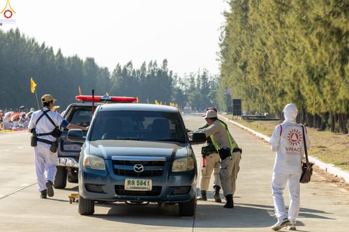 ภาพ No.295973:ภาพเบื้องหลังอาสาสมัครรวมใจ ชุดที่ 1 ในโครงการธรรมยาตรา กตัญญูบูชา มหาปูชนียาจารย์ พระมงคลเทพมุนี(สด จนฺทสโร) พระผู้ปราบมาร อนุสรณ์สถาน 7 แห่ง ปีที่ 14