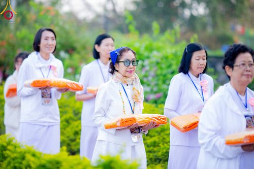 ภาพ No.314067:วันจันทร์ที่ 16 มีนาคม พ.ศ. 2569 พิธีเวียนเทียนประทักษิณ และพิธีบรรพชาสามเณร 500 รูป ณ วิหารมายาเทวี ประเทศเนปาล