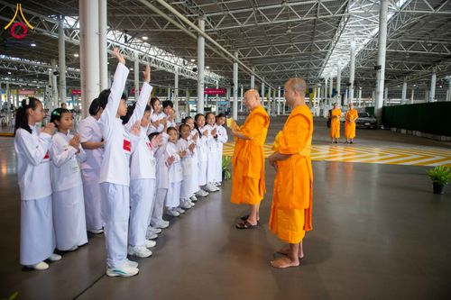 ภาพ No.321574:วันอาทิตย์ที่ 12 เมษายน พ.ศ.2569 กิจกรรมงานบุญวันอาทิตย์ สาธุชนปฏิบัติธรรมร่วมกัน ณ ห้องแก้วสารพัด 1 วัดพระธรรมกาย ปทุมธานี