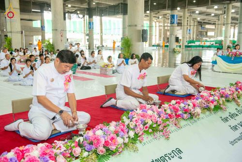 ภาพ No.342912:วันอาทิตย์ที่ 9 สิงหาคม พ.ศ.2569 พิธีตักบาตรฉลองพระใหม่ โครงการบรรพชาและอุปสมบทหมู่ รุ่นเข้าพรรษา ณ มหารัตนวิหาคด คอร์ 26 วัดพระธรรมกาย