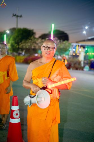 ภาพ No.301638:ภาพเบื้องหลังอาสาสมัครรวมใจ ชุดที่ 4 ในโครงการธรรมยาตรา กตัญญูบูชา มหาปูชนียาจารย์ พระมงคลเทพมุนี(สด จนฺทสโร) พระผู้ปราบมาร อนุสรณ์สถาน 7 แห่ง ปีที่ 14