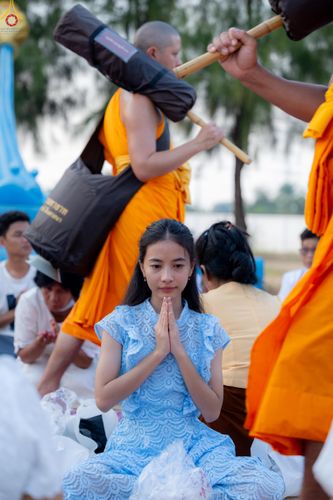 ภาพ No.299560:วันที่ 18 มกราคม พ.ศ. 2569 พิธีต้อนรับพระธรรมยาตรา (ภาพชุดที่ 2) ณ อนุสรณ์สถานลำดับที่ 5  สถานที่เผยแผ่วิชชาธรรมกายครั้งแรก อนุสรณ์สถานบางปลา วัดบางปลา อำเภอบางเลน จังหวัดนครปฐม ในโครงการธรรมยาตรา กตัญญูบูชา มหาปูชนียาจารย์ พระมงคลเทพมุนี(สด จนฺทสโร) พระ