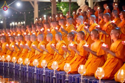 ภาพ No.297450:วันที่ 16 มกราคม พ.ศ. 2569 พิธีลอยประทีปธรรมถวายเป็นพุทธบูชา และบูชาธรรมมหาปูชนียาจารย์  ณ วัดโบสถ์บน ต.บางคูเวียง จ.นนทบุรี อนุสรณ์สถานลำดับที่ 4 สถานที่เกิดด้วยกายธรรม ในโครงการธรรมยาตรา กตัญญูบูชา มหาปูชนียาจารย์ พระมงคลเทพมุนี(สด จนฺทสโร) พระผู้ปราบม