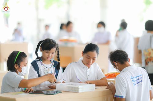 ภาพ No.90530:พิธีบุพเปตพลี  ครั้งที่ 141 ร่วมอุทิศบุญแด่หมู่ญาติที่ล่วงลับไปแล้ว และสืบทอดอายุพระพุทธศาสนา วันพฤหัสบดีที่ 14 ตุลาคม พ.ศ.2566 วันพระแรม 15 ค่ำ เดือน 10 ณ หอฉันคุณยายอาจารย์ฯ วัดพระธรรมกาย