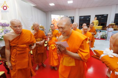 ภาพ No.316279:วันเสาร์ที่ 28 มีนาคม พ.ศ. 2569 พิธีบำเพ็ญกุศล คุณพ่อณรงค์ จินตมากุล  สิริอายุ 99 ปี 11 เดือน โยมบิดา พระครูปลัดรัตนวีรวัฒน์ (รังสฤษดิ์ อิทฺธิจินตโก) ที่ปรึกษาเจ้าคณะจังหวัดปทุมธานี เจ้าอาวาสวัดพระธรรมกาย  ณ ห้องปลูกศรัทธา 2 วัดพระธรรมกาย ปทุมธานี