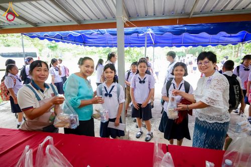 ภาพ No.285569:วันที่ 11 ธันวาคม พ.ศ. 2568  รวมพลังเด็กดี V-Star ผู้นำฟื้นฟูศีลธรรมโลก ประจำปี 2568 จังหวัดแพร่  ณ ธุดงคสถานแพร่ อำเภอวังชิ้น จังหวัดแพร่