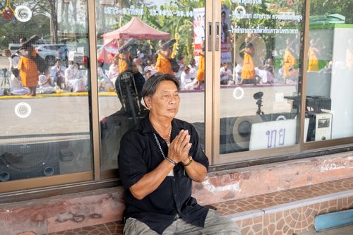 ภาพ No.290464:วันที่ 7 มกราคม พ.ศ. 2569 พิธีต้อนรับพระธรรมยาตรา ณ อนุสรณ์สถานลำดับที่ 2  สถานที่ตั้งมโนปณิธานบวชตลอดชีวิต อนุสรณ์สถานคลองบางนางแท่น (ภาพชุดที่ 2) อ.สามพราน จ.นครปฐม ในโครงการธรรมยาตรา กตัญญูบูชา มหาปูชนียาจารย์ พระมงคลเทพมุนี(สด จนฺทสโร) พระผู้ปราบมาร 