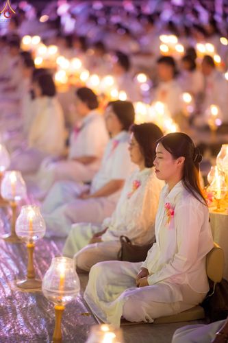 ภาพ No.292135:วันที่ 10 มกราคม พ.ศ. 2569 พิธีจุดประทีปถวายเป็นพุทธบูชา และบูชาธรรมมหาปูชนียาจารย์  ณ อนุสรณ์สถานคลองบางนางแท่น อ.สามพราน จ.นครปฐม ในโครงการธรรมยาตรา กตัญญูบูชา มหาปูชนียาจารย์ พระมงคลเทพมุนี(สด จนฺทสโร) พระผู้ปราบมาร อนุสรณ์สถาน 7 แห่ง ปีที่ 14