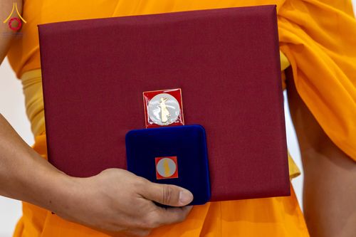 ภาพ No.308757:วันที่ 1 กุมภาพันธ์ พ.ศ. 2569 พิธีรับประกาศนียบัตร และพระของขวัญพระธรรมยาตรา ณ สภาธรรมกายสากล วัดพระธรรมกาย จ.ปทุมธานี