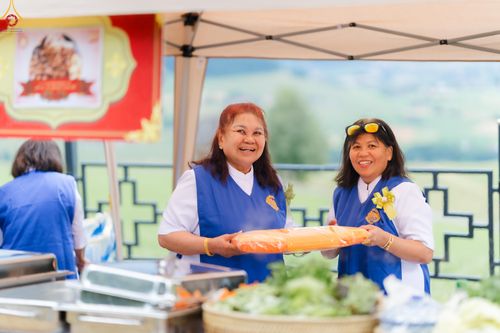 ภาพ No.286210:วันที่ 13 กรกฎาคม พ.ศ. 2568  พิธีทอดผ้าป่าฉลอง 13 ปี  วัดพระธรรมกายสวิตเซอร์แลนด์